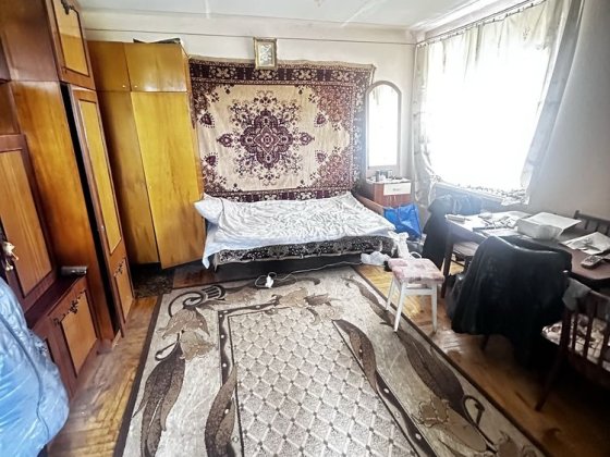 1 кв  вул В. Великого , індивідуальне опалення