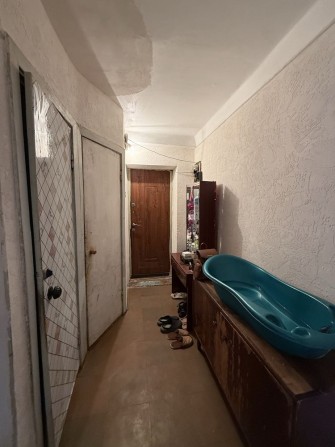 Продам 2-х комн 2/5 - фото 1
