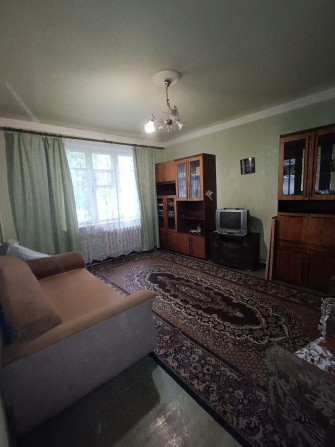 Продам 2-кімнатну квартиру в центрі Кам'янського - фото 1