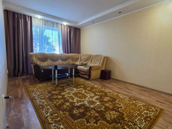 П'ятикімнатна квартира +перукарня Кам'янське