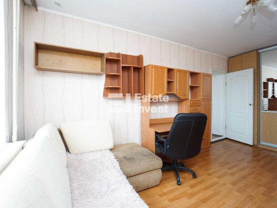 Продається 3-кімнатна квартира в гуртожитку в центрі Вишгорода Вишгород