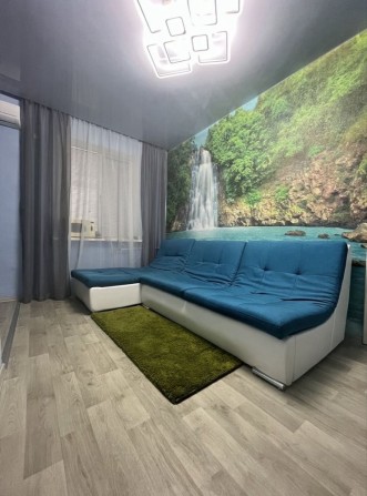 Продам свою 2-х комнатную в центре - фото 1