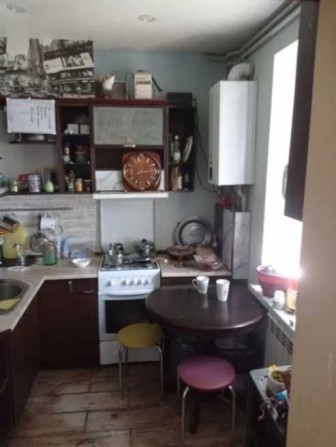 Продам  1 комнатную квартиру в кирпичном доме типа " Совмин" с АГО. Ir - фото 1