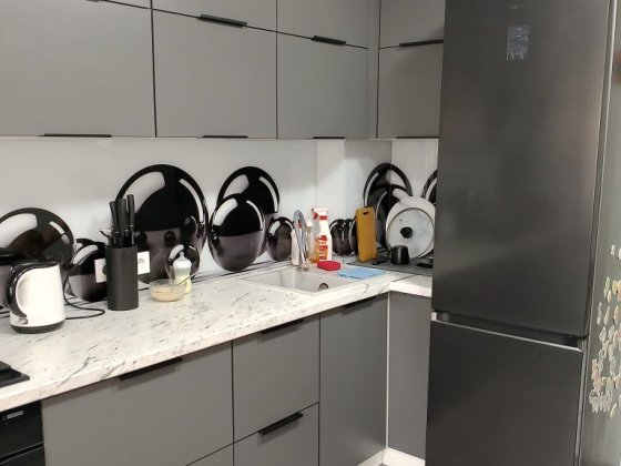 Продам  4-кімнатну квартиру на бульварі Будівельників. Кам'янське