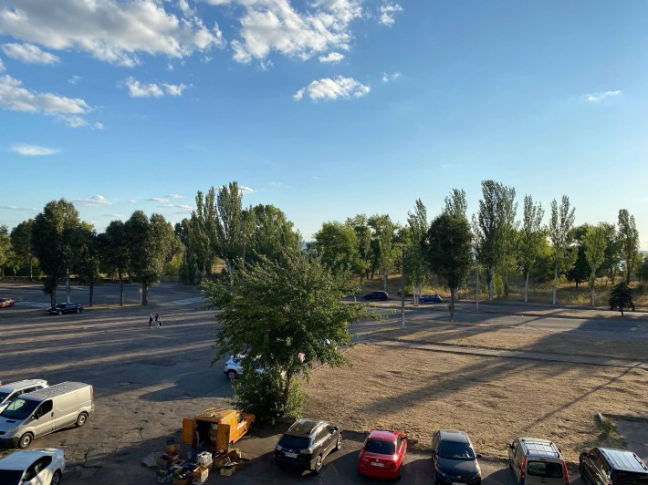 Простора 2-кімнатна квартира для щасливого життя на 9-му мікрорайоні - фото 1