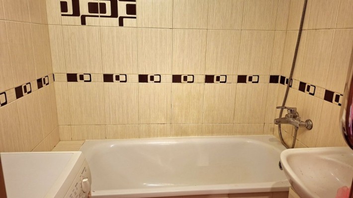 Продам 3-к квартиру с холлом, крупногабаритную, 5 мкр., Лагуна - фото 1