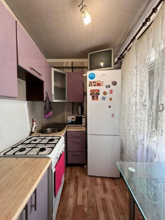 Продам квартиру 3 комнаты - фото 1