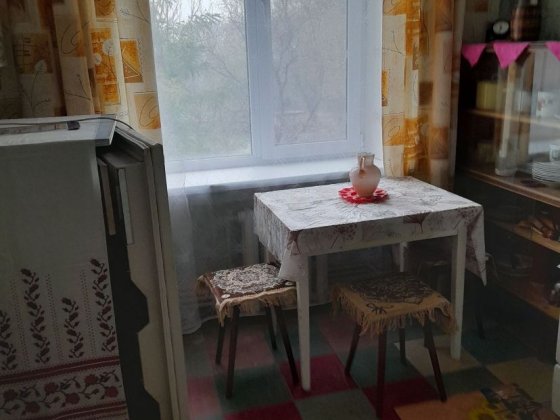 Подам 3 кімнатну сталінку , по 9те Мая , центр Каменское