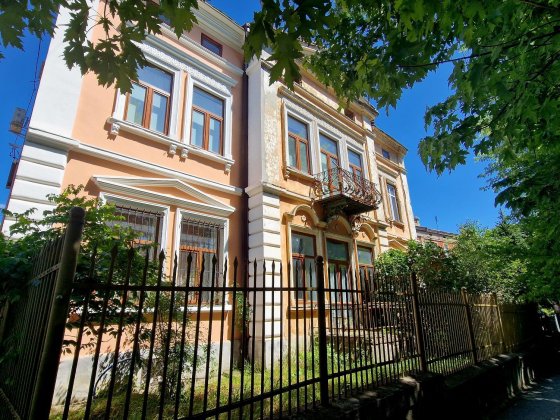 Простора 3-кімнатна квартира в центрі Дрогобича! Дрогобыч