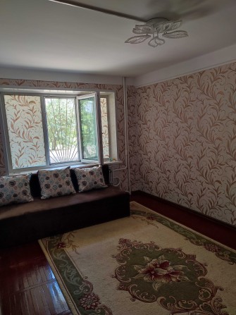 Продается 2 ком. квартира, на 1 эт. 5 ти этаж. дома. - фото 1