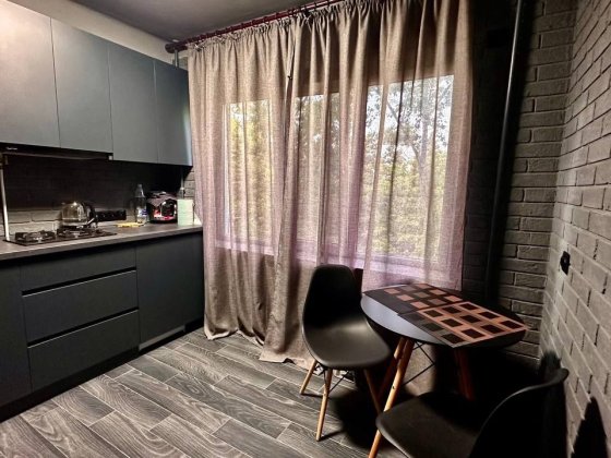 Продам 2-км квартиру. Район центру мікрорайону, біля магазину Дружківка