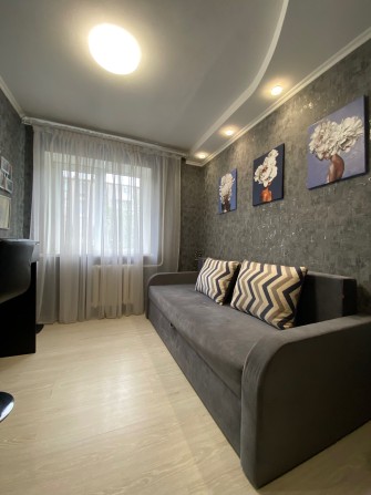 Продам 3 ком на 3 этаже в кирпичном доме раздельный с/у - фото 1