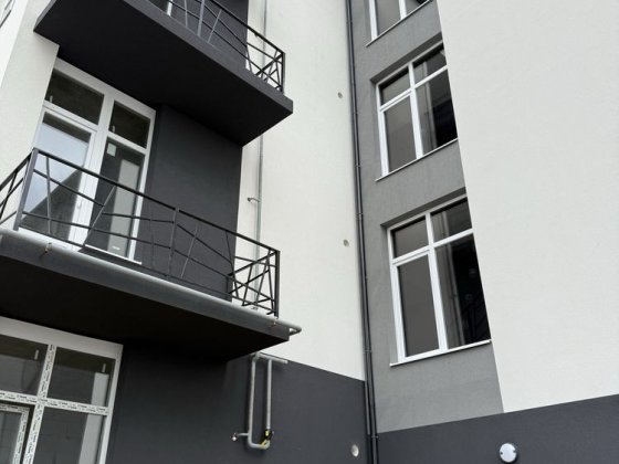 1 кім квартира в центрі з розтермінуванням Дубно