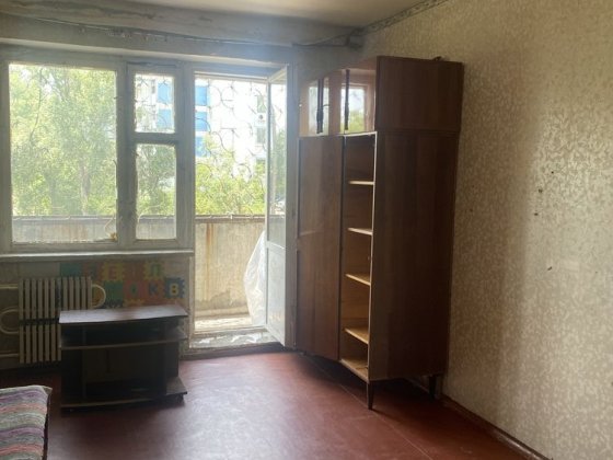 Продам 2х-комнатную левый берег 2/10 44 школа Кам'янське