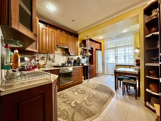 Продаж 4-кімнатної квартири в центральній частині м.Дрогобич! Дрогобыч