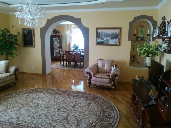 Продається 5ти кімн. квартира у м. Дрогобич Дрогобыч