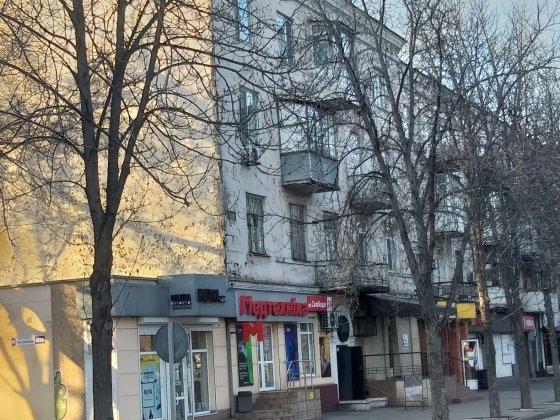 От хозяина 4х комнатная сталинка в центре. плрщадь Кам'янське