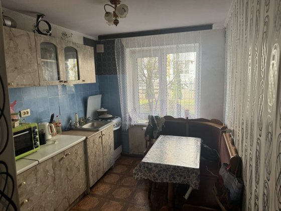 Продам 1-шку,38м.кв.вул.Остромирська.Косметичн. стан.Залишаються меблі Гостомель