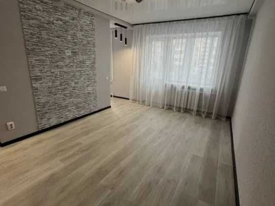 Продам шикарную двушку на Звенигородской Кам'янське