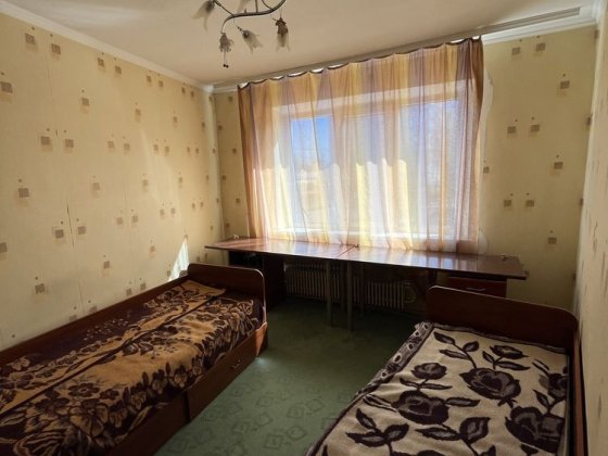 Продается 4-х комнатная кв. 10 мкрн Кам'янське