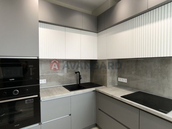 Двокімнатна. Євроремонт. Центр. Кам'янське