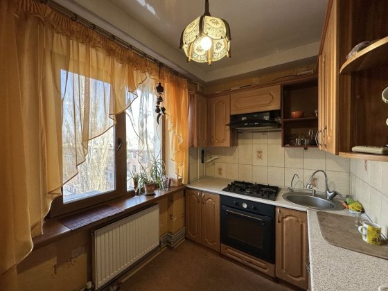 Продаж двокімнатної з АО на вул. Сергія Слісаренка  (М) Кам'янське