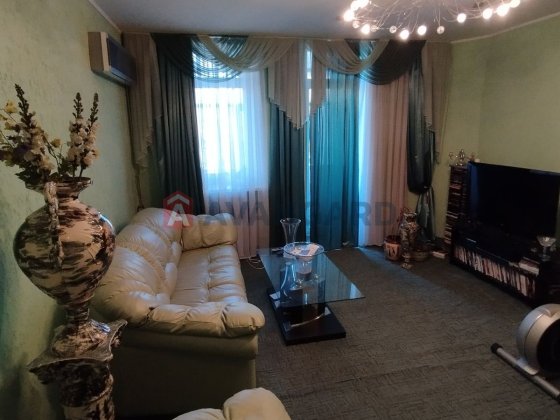 Продається 3к. квартира ЦЕНТР Кам'янське