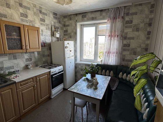 Продам 2 ком. квартиру. В Центре Левого берега. бул. Строителей. Парк Кам'янське