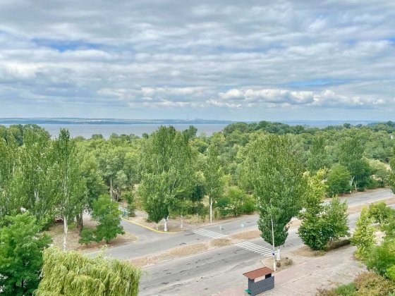 1-комн. пр. Надднепрянский 10 мкр. Левый берег с видом на р.Днепр Кам'янське