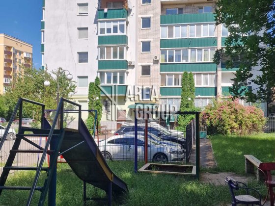 Продається 4-кімнатна квартира на мікрорайоні Каменец-Подольский