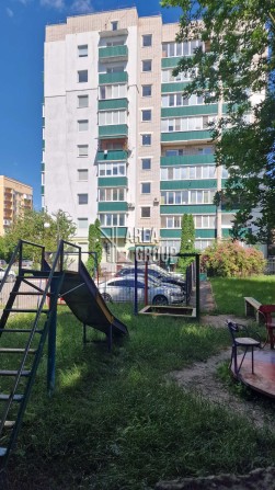 Продається 4-кімнатна квартира на мікрорайоні - фото 1