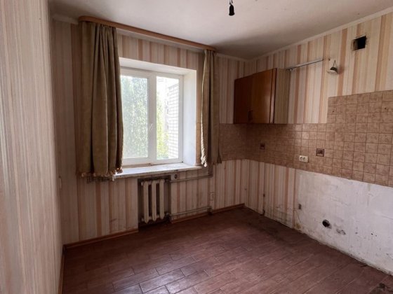 Продам 2 к 4 эт Левый берег Кам'янське