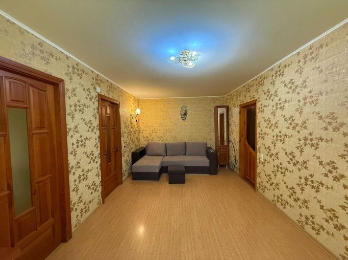 Продам 3кім.квартиру в серці Паркової на другому поверсі. - фото 1