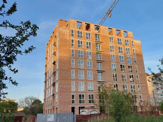 Продаю 2кім.квартиру з кухнею 18м2 в новому ЖК район Епіцентр Калуш