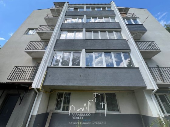 Продам затишну 1- кімнатну квартиру!
Будинок Каменец-Подольский