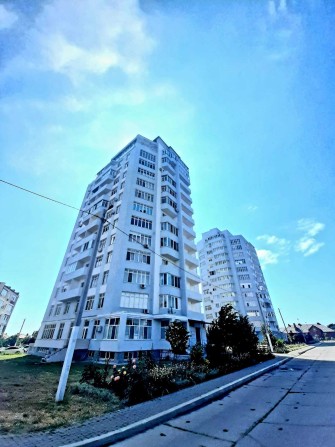 простора 1к.квартира біля моря - фото 1