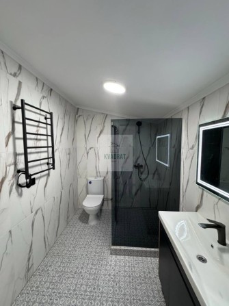 Продам велику 2- кімнатну квартиру з новим готовим ремонтом - фото 1