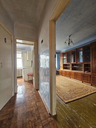 Продам 3 кімнатну квартиру в центрі міста - фото 1