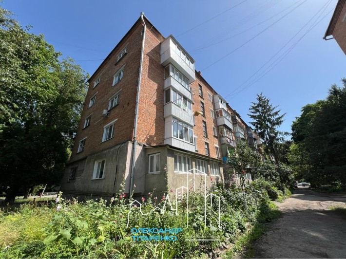 Продам 2-кімнатну квартиру з можливістю під комерцію. Перший поверх - фото 1