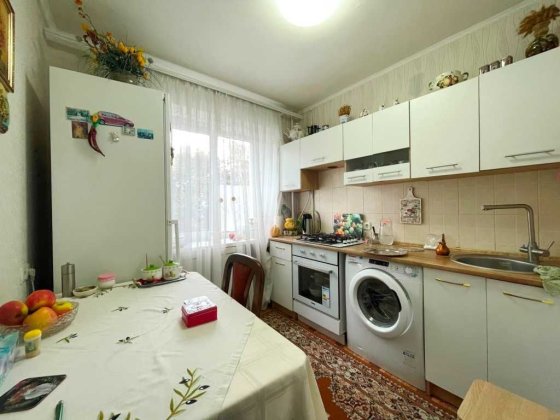 Продам светлую уютную 1к в тихом дворе, Центр города! Черноморск