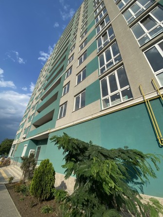 Продам 2к.квартиру  новый дом у моря - фото 1