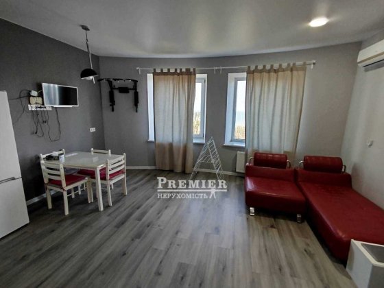 До продажу квартира - студія Черноморск