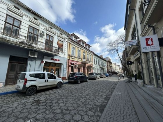 Продам 4к квартиру в центрі міста Коломия