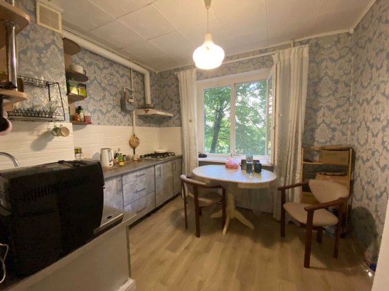 Продам 1 комнатную квартиру в 9-ти невысокий этаж Черноморск