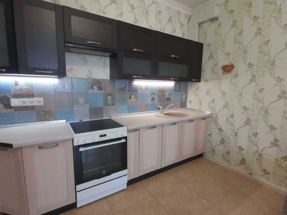 Продам 2 кім.квартиру пер.Хантадзе ,ремонт Чорноморськ