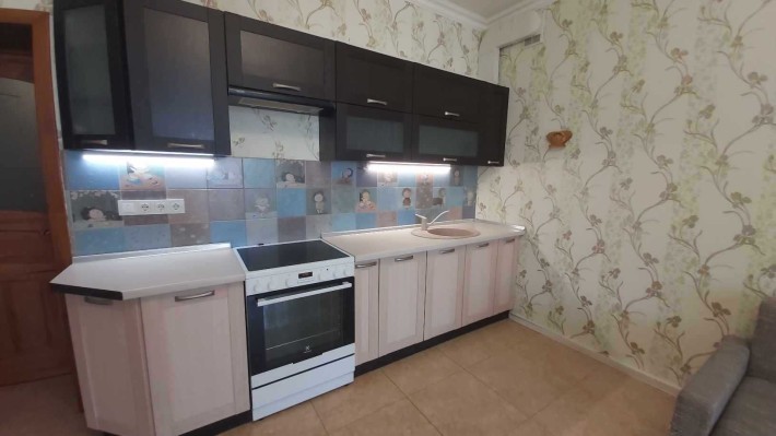 Продам 2 кім.квартиру пер.Хантадзе ,ремонт - фото 1