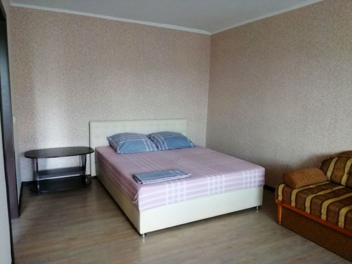 Продам 1 комнатную квартиру в центре. - фото 1