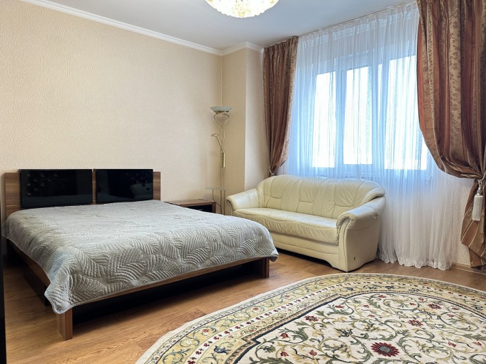 Продаж 2х кімнатної квартири 73,1 кв.м., 17/25, вул. Ген.Воробйова 13е, Солом'янський р-н - фото 1