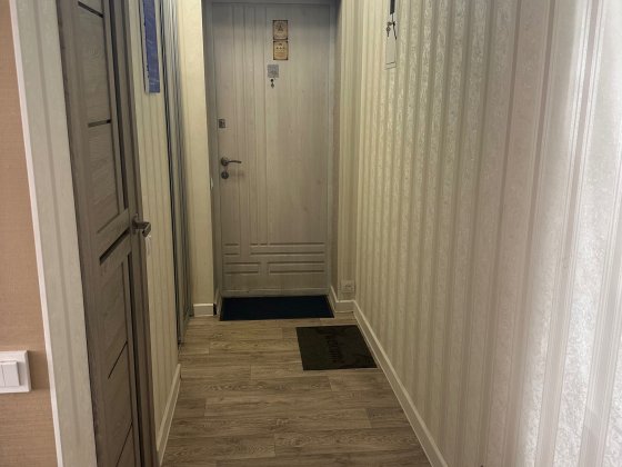 Продам 1-кімнатну квартиру з меблями у відмінному стані . Лозовая