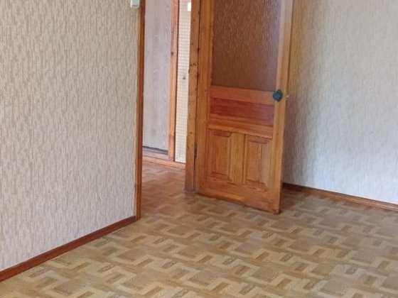 Продам однокімнатну квартиру на 6 м/р.  3 поверсі 9 поверхівки. Лозовая